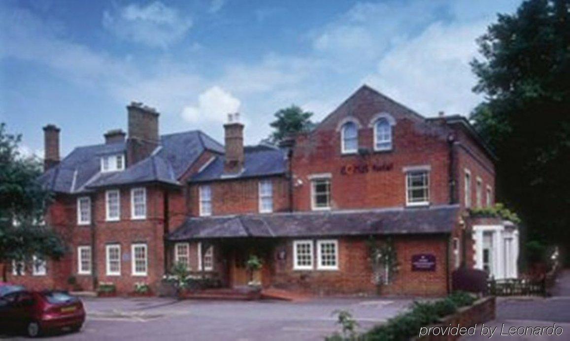 Waterloo Hotel Crowthorne Exterior photo
