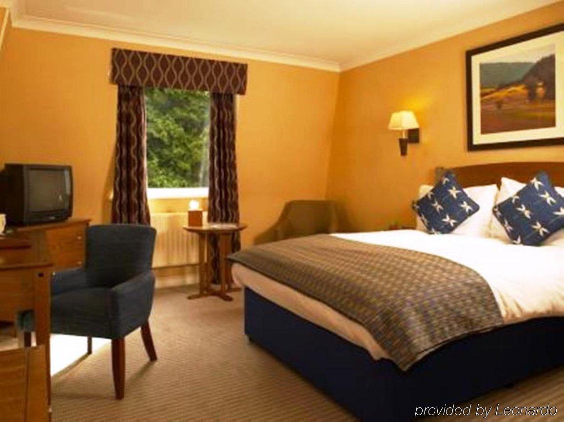 Waterloo Hotel Crowthorne Exterior photo