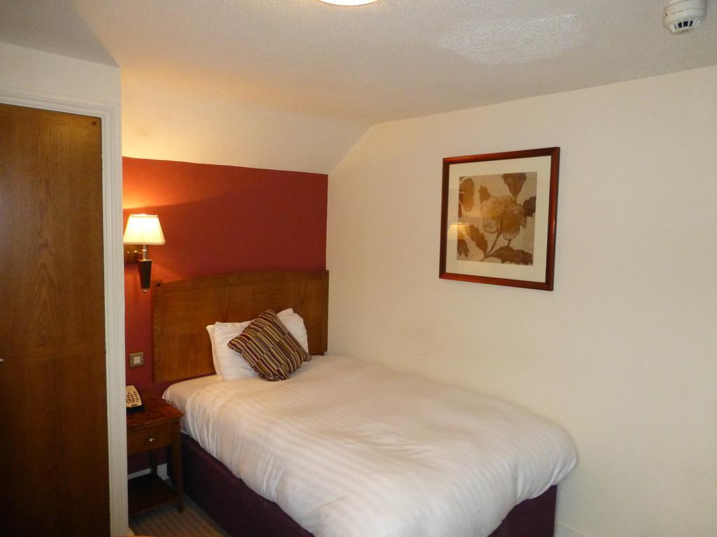 Waterloo Hotel Crowthorne Room photo