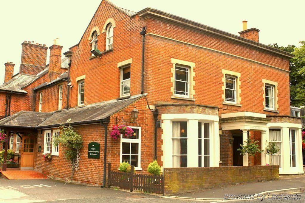 Waterloo Hotel Crowthorne Exterior photo